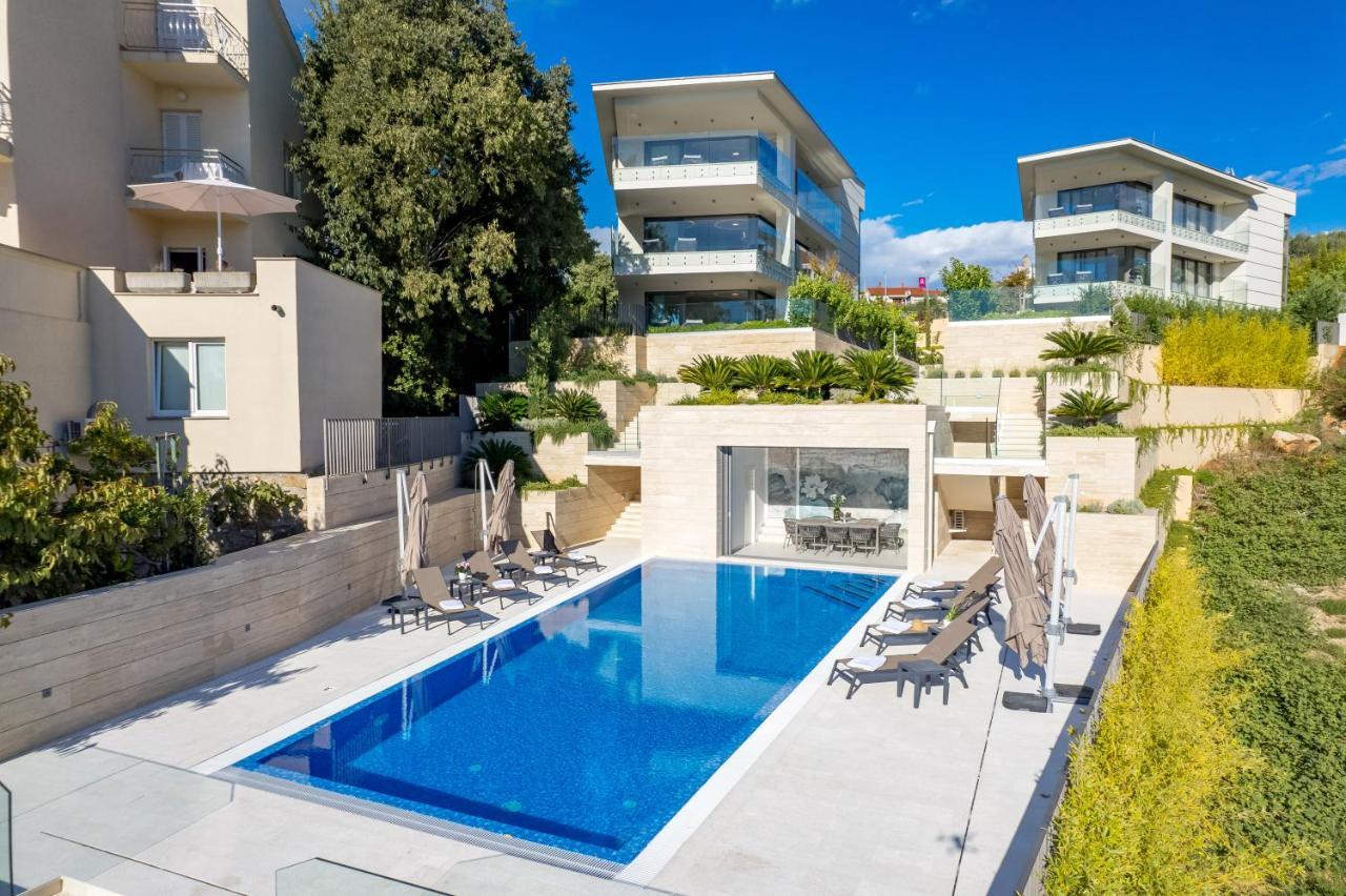 Hadrie Luxury And Krk Krk Town